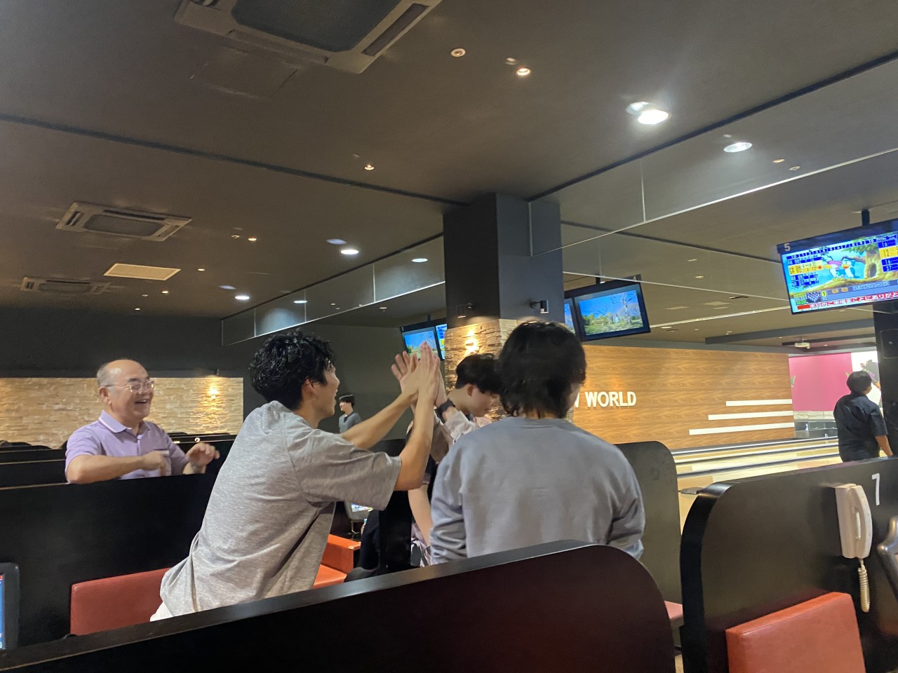 ボウリング大会を開催しました！
